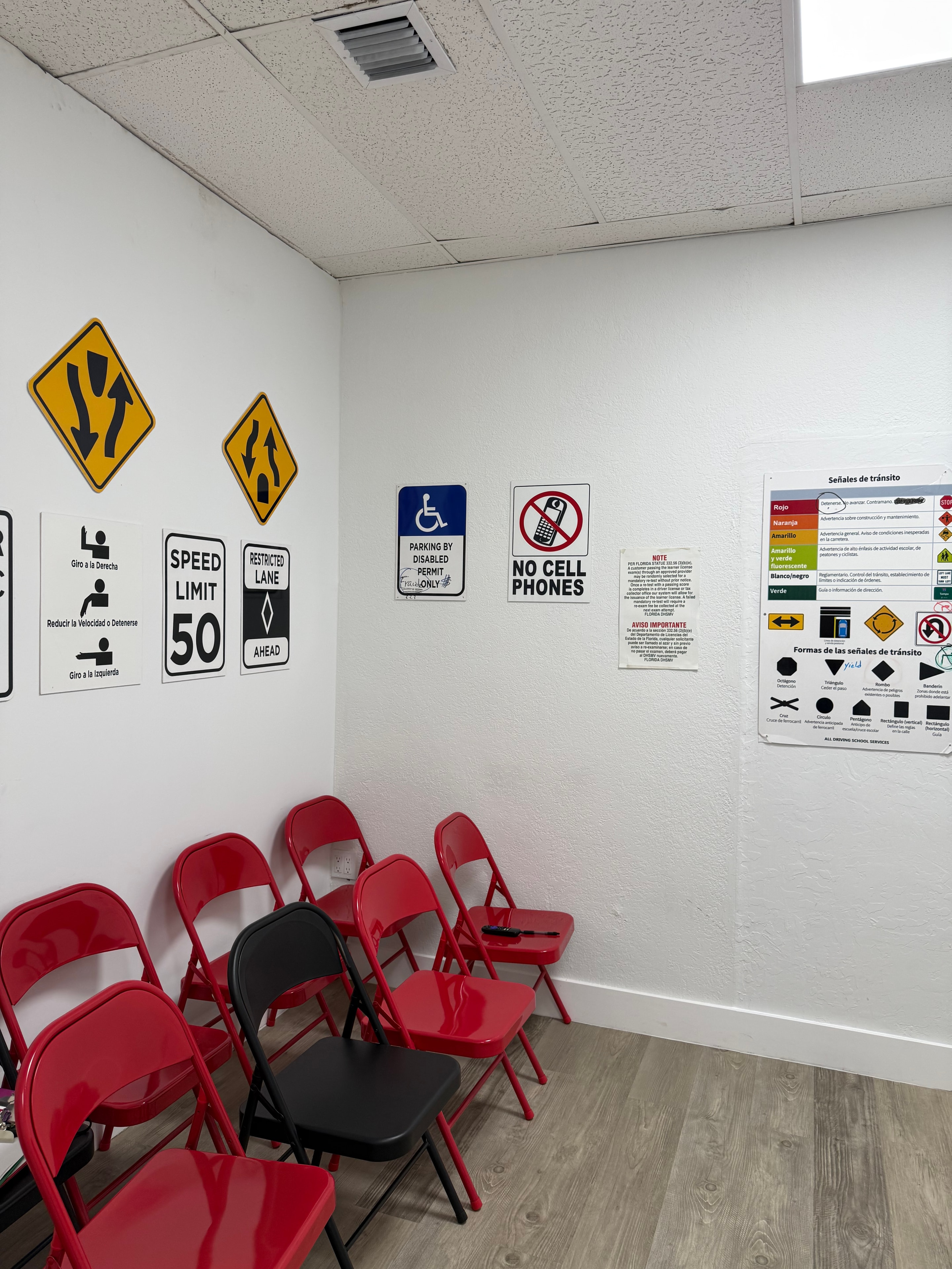 Sala de espera — Margarita Driving School
